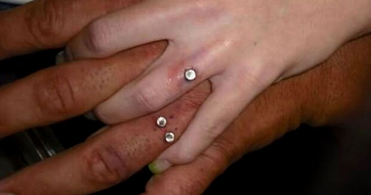 EngagementPiercing03